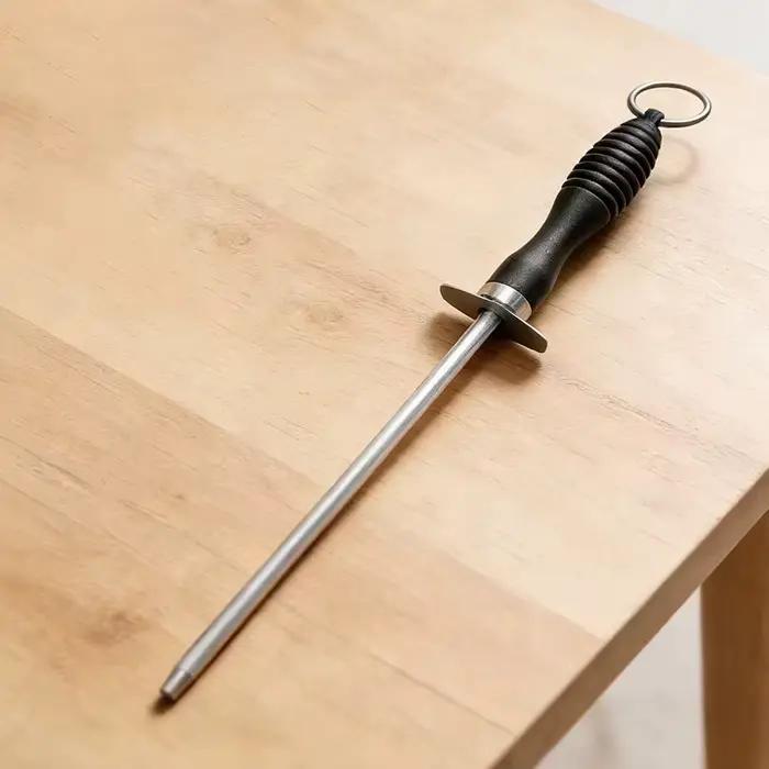 Outil de cuisine, aiguiseur de couteaux en acier au carbone, aiguiseur de couteaux avec trous de suspension (10 pouces)