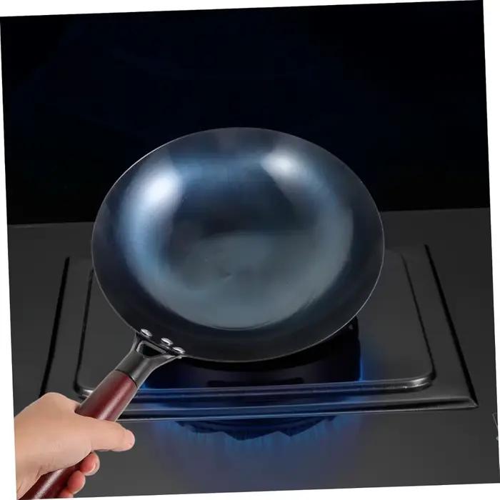 Wok en fer Pot en fer poêle domestique traditionnelle forgée à la main sans revêtement manche en bois Pot sans fer de style ancien (30 cm)