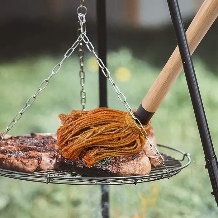 Balai à badigeonner pour barbecue