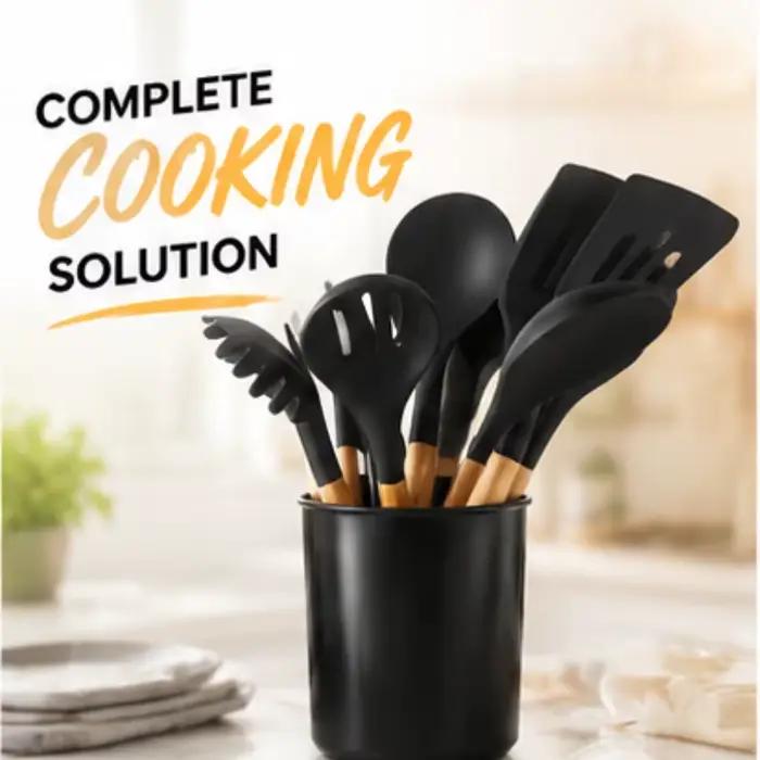 Ensemble de 12 ustensiles de cuisine en silicone noir antiadhésif avec manches en bois