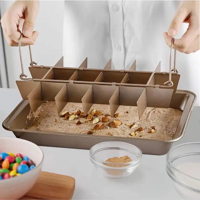 Set de 18 moules carrés prédécoupés pour brownies en acier inoxydable avec poignées pour la cuisson au four pour la préparation de desserts artistiques occasions spéciales